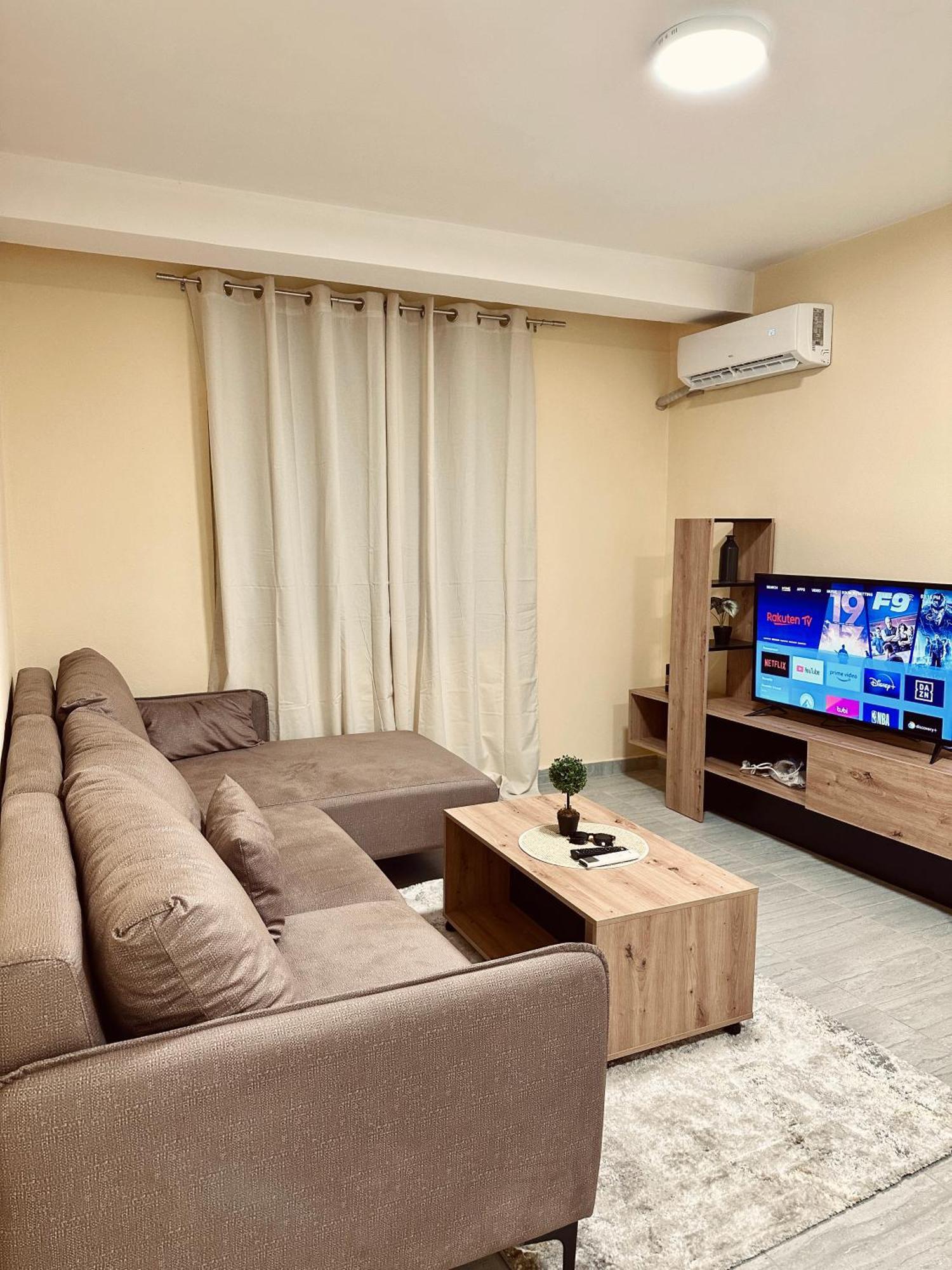 Urban Apartment In Blloku Tirana Kültér fotó