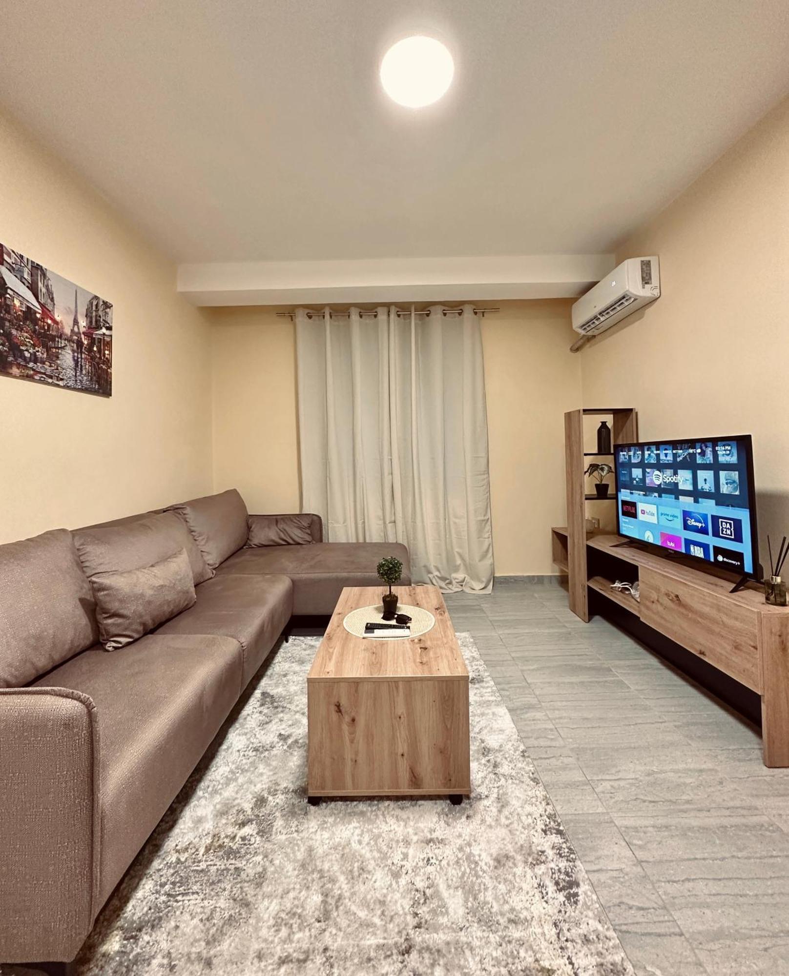 Urban Apartment In Blloku Tirana Kültér fotó