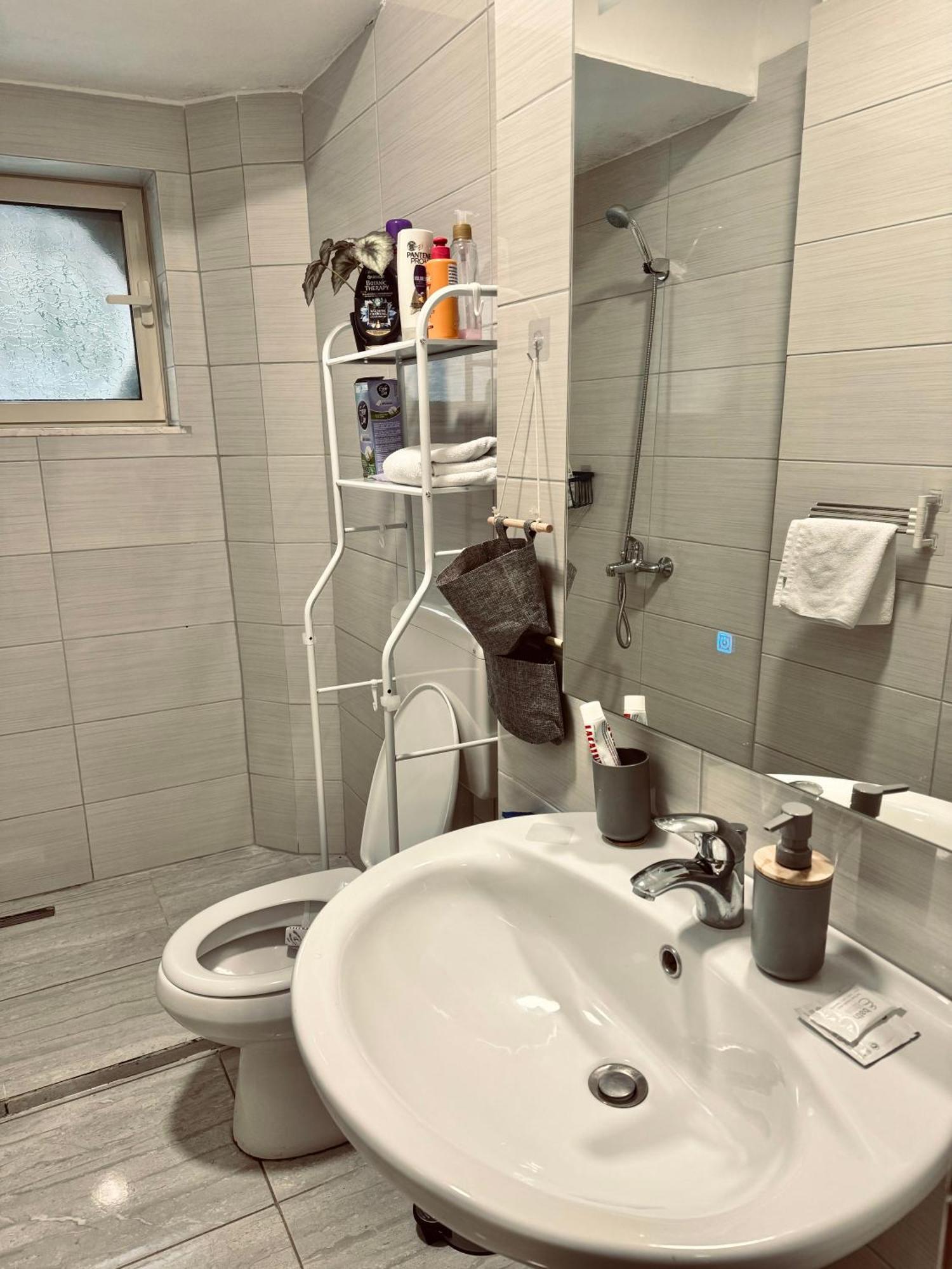 Urban Apartment In Blloku Tirana Kültér fotó