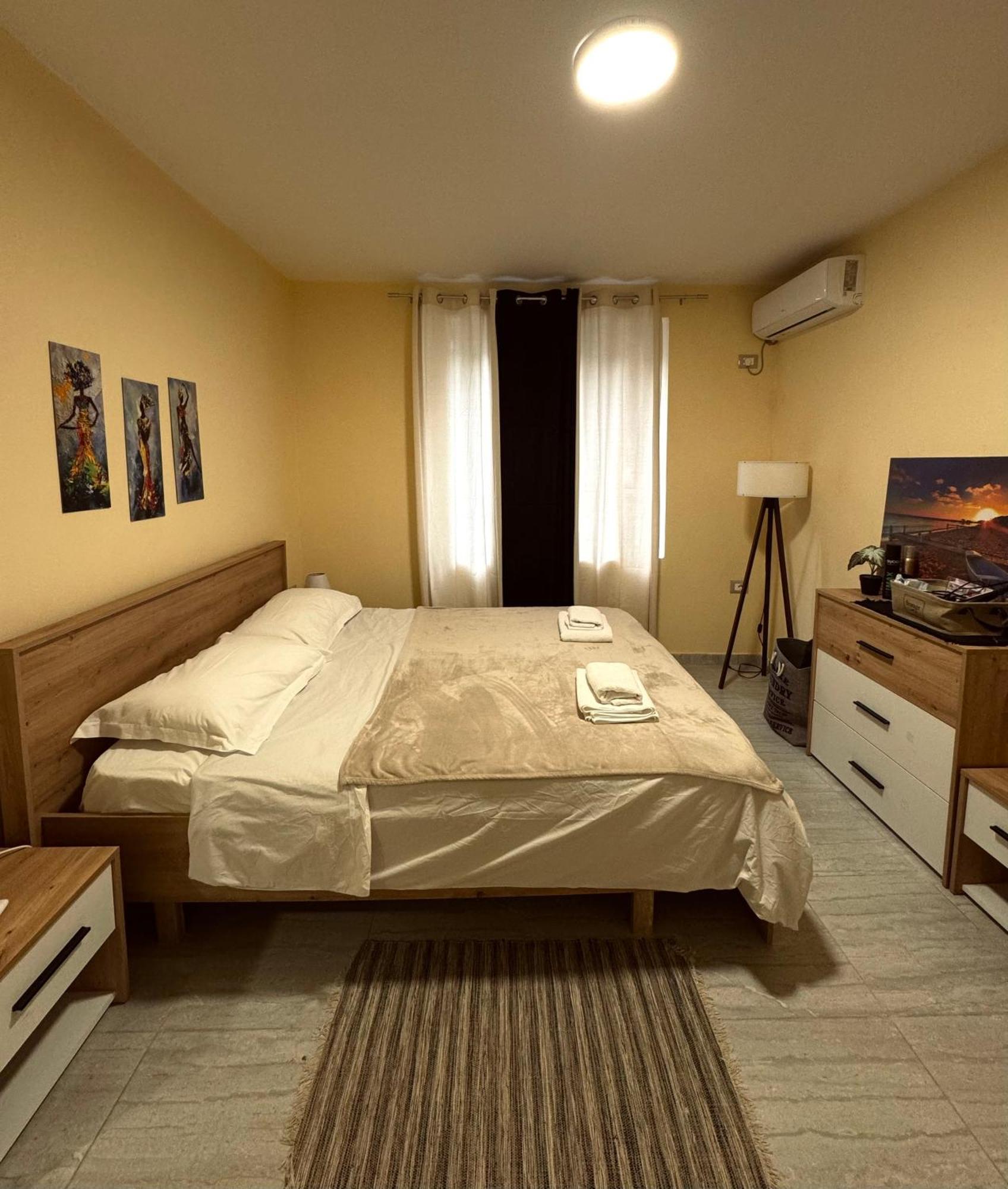 Urban Apartment In Blloku Tirana Kültér fotó